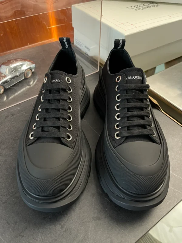 ALEXANDER MCQUEEN MEN’S TREAD SLICK LACE UP IN BLACK – AM26 - Image 9