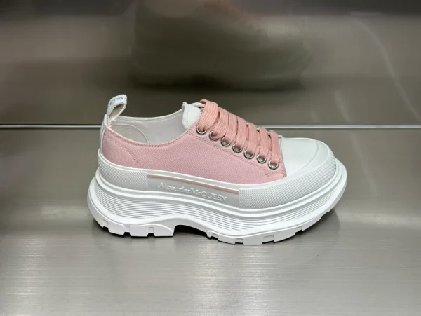 ALEXANDER MCQUEEN MEN’S TREAD SLICK LACE UP IN PINK – AM29 - Image 2