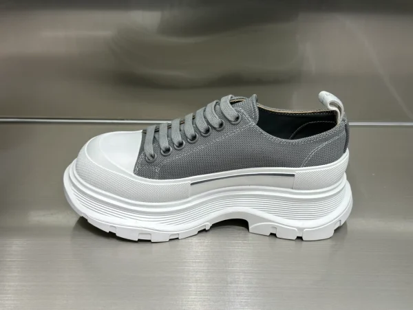 ALEXANDER MCQUEEN MEN’S TREAD SLICK LACE UP IN GRAY – AM30 - Image 6