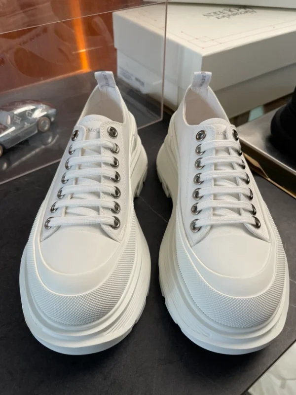 ALEXANDER MCQUEEN MEN’S TREAD SLICK LACE UP IN WHITE – AM25 - Image 7