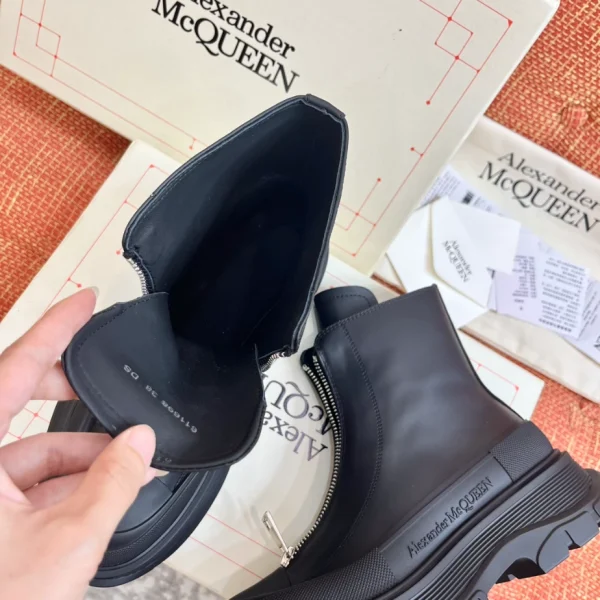 ALEXANDER MCQUEEN MEN’S TREAD SLICK ZIP BOOT IN BLACK – AM19 - Image 3