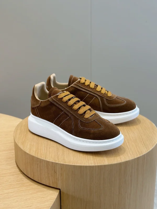 ALEXANDER MCQUEEN RETRO OVERSIZED SNEAKER – AM37 - Image 2