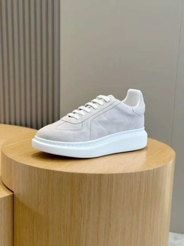 ALEXANDER MCQUEEN RETRO  OVERSIZED SNEAKER – AM38 - Image 9