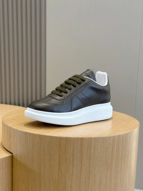 ALEXANDER MCQUEEN RETRO  OVERSIZED SNEAKER – AM39 - Image 6