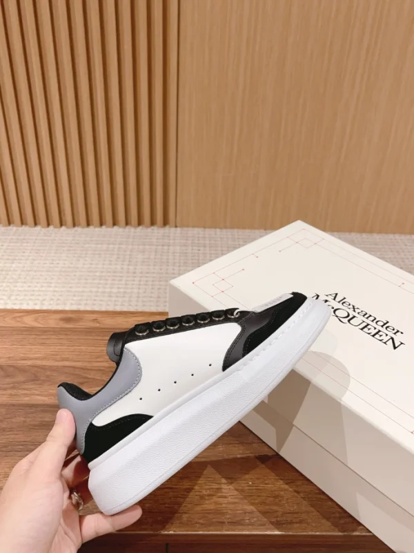 ALEXANDER MCQUEEN OVERSIZED SNEAKER – AM40 - Image 2