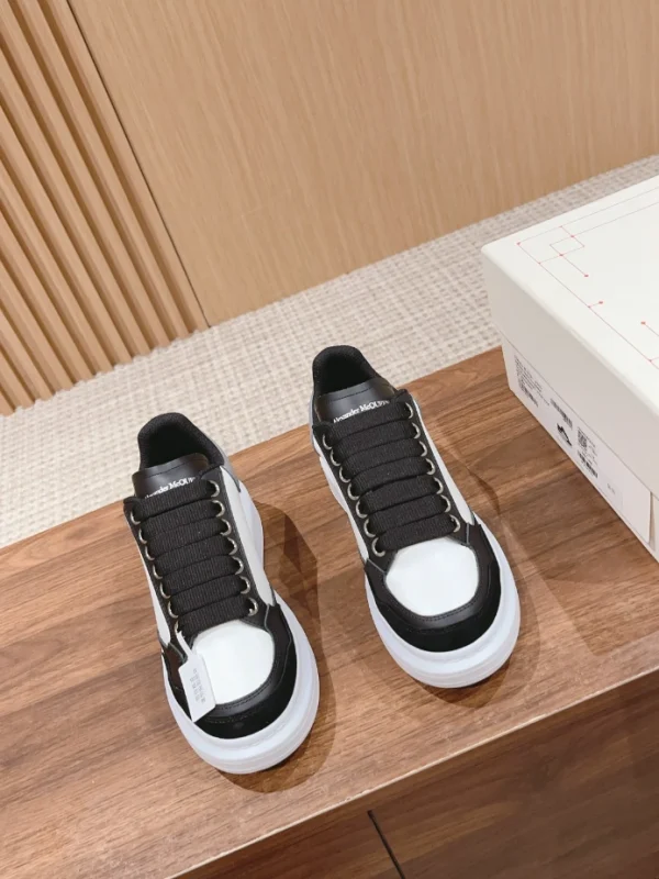 ALEXANDER MCQUEEN OVERSIZED SNEAKER – AM40 - Image 3