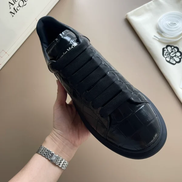 ALEXANDER MCQUEEN OVERSIZED SNEAKER – AM41 - Image 5