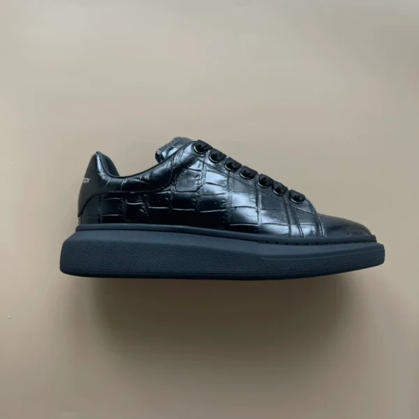 ALEXANDER MCQUEEN OVERSIZED SNEAKER – AM41 - Image 2