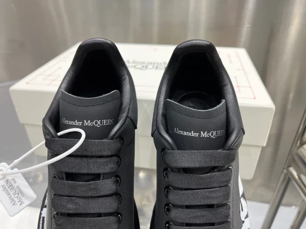 ALEXANDER MCQUEEN OVERSIZED SNEAKER – AM46 - Image 5