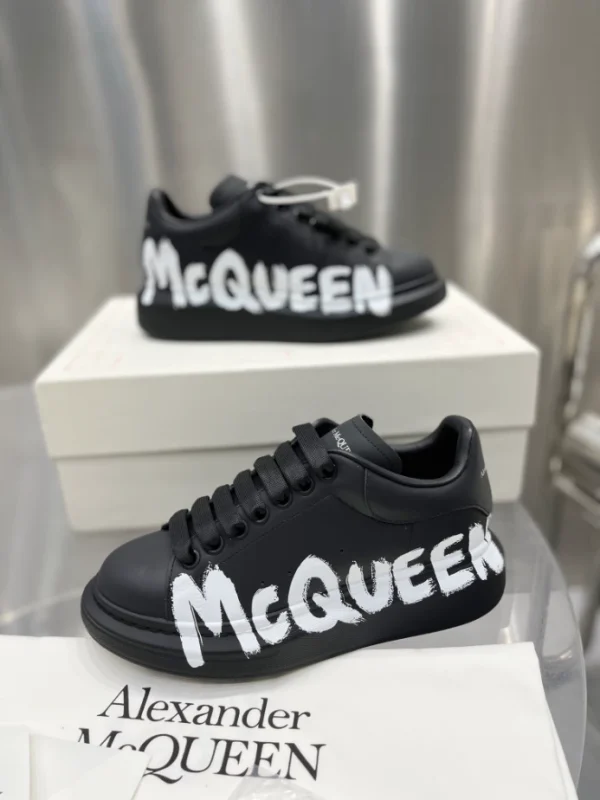 ALEXANDER MCQUEEN OVERSIZED SNEAKER – AM46 - Image 7