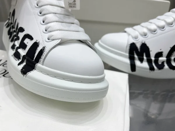 ALEXANDER MCQUEEN OVERSIZED SNEAKER – AM47 - Image 3