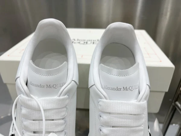 ALEXANDER MCQUEEN OVERSIZED SNEAKER – AM47 - Image 5