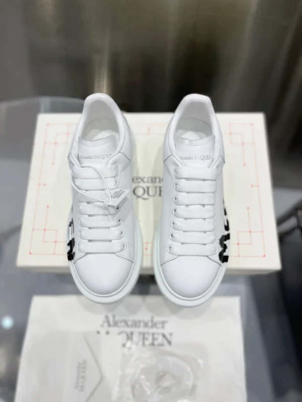 ALEXANDER MCQUEEN OVERSIZED SNEAKER – AM47 - Image 8