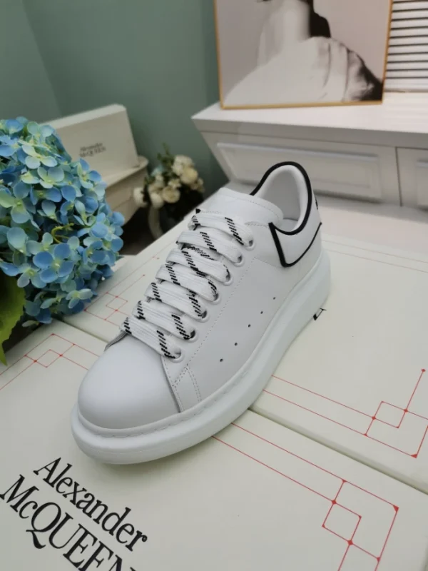 ALEXANDER MCQUEEN OVERSIZED SNEAKER – AM49 - Image 3