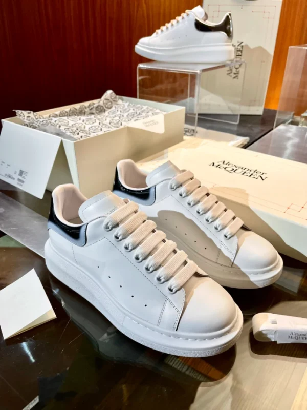 ALEXANDER MCQUEEN OVERSIZED SNEAKER – AM61 - Image 3