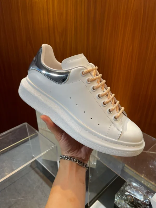 ALEXANDER MCQUEEN OVERSIZED SNEAKER – AM63