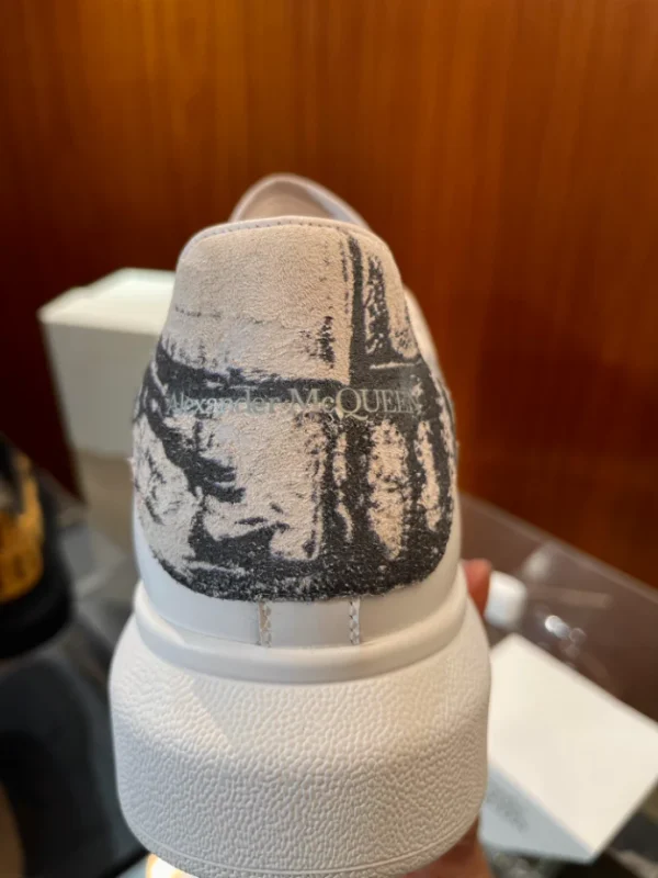 ALEXANDER MCQUEEN OVERSIZED SNEAKER – AM64 - Image 3
