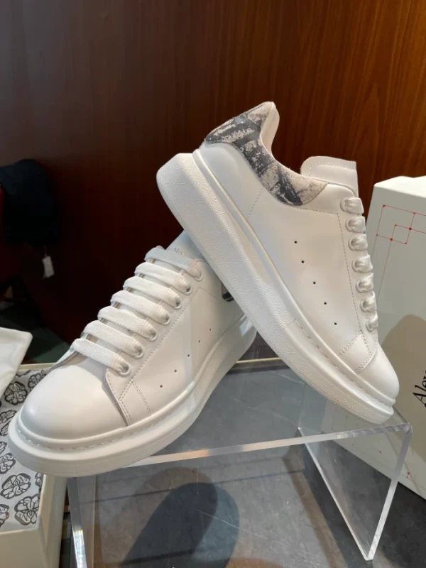 ALEXANDER MCQUEEN OVERSIZED SNEAKER – AM64 - Image 2