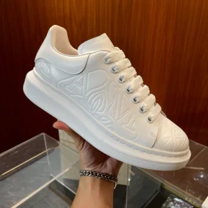 ALEXANDER MCQUEEN OVERSIZED SNEAKER – AM65