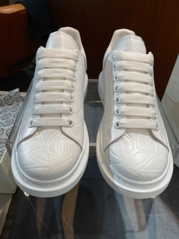 ALEXANDER MCQUEEN OVERSIZED SNEAKER – AM65 - Image 4