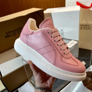 ALEXANDER MCQUEEN RETRO OVERSIZED SNEAKER – AM67