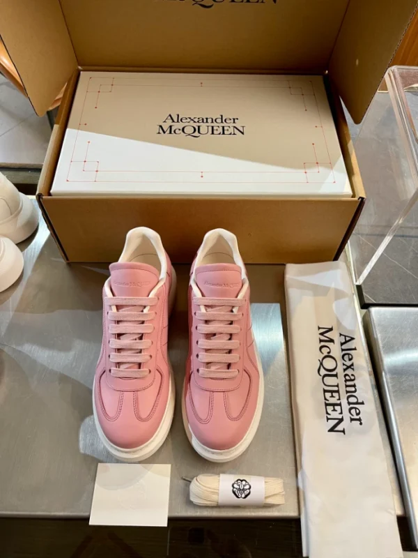 ALEXANDER MCQUEEN RETRO OVERSIZED SNEAKER – AM67 - Image 4