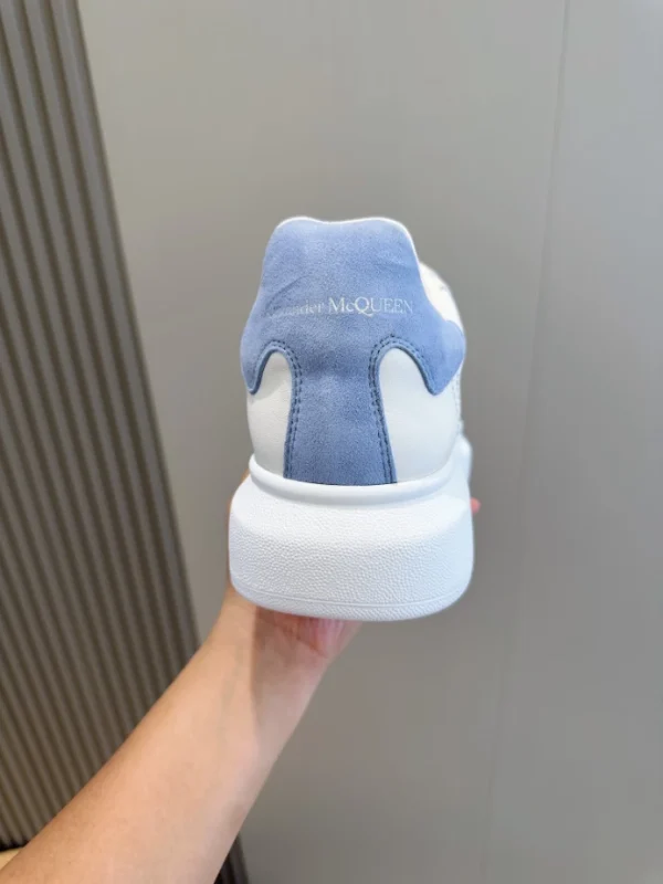 ALEXANDER MCQUEEN RETRO OVERSIZED SNEAKER – AM70 - Image 3