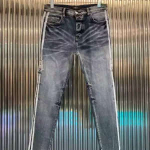 AMIRI JEANS – AJ092