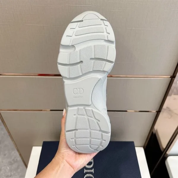 B22 SNEAKER DIOR GRAY TECHNICAL MESH AND SMOOTH CALFSKIN – CD131 - Image 4