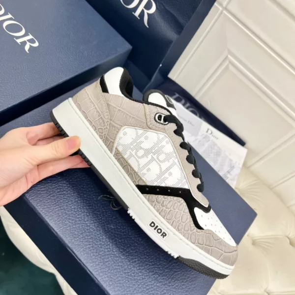 B27 LOW-TOP SNEAKER – CD145 - Image 2