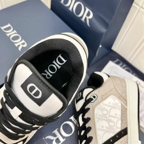 B27 LOW-TOP SNEAKER – CD145 - Image 7