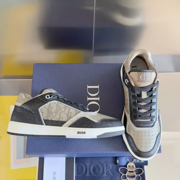 B27 LOW-TOP SNEAKER – CD174