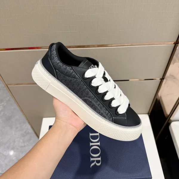 B33 SNEAKER SMOOTH CALFSKIN AND DIOR OBLIQUE JACQUARD – CD156 - Image 2