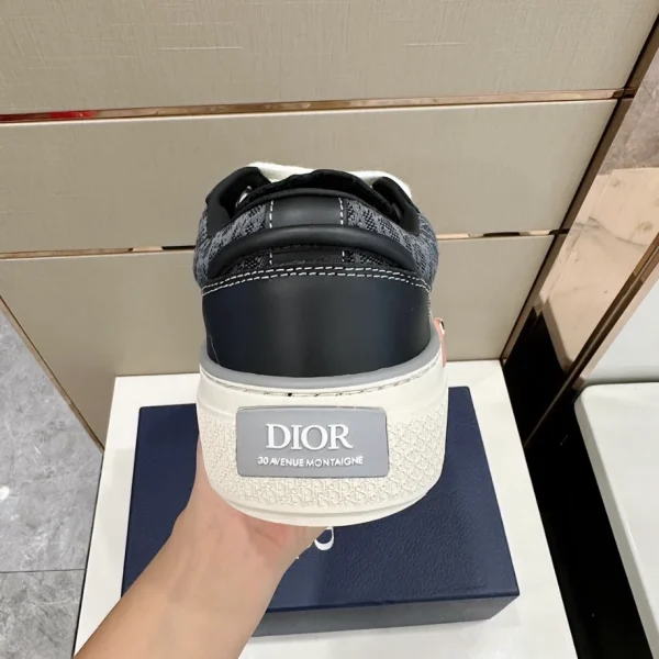 B33 SNEAKER SMOOTH CALFSKIN AND DIOR OBLIQUE JACQUARD – CD156 - Image 8