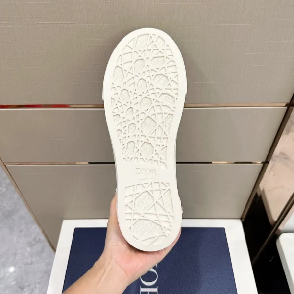 B33 SNEAKER SMOOTH CALFSKIN AND DIOR OBLIQUE JACQUARD – CD157 - Image 5