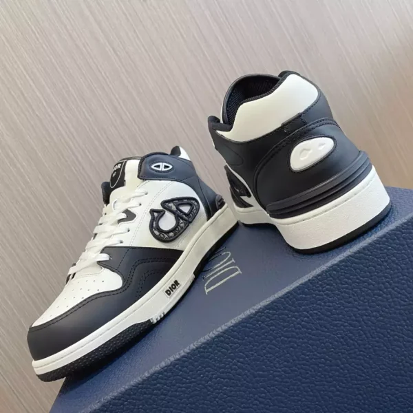 B57 MID-TOP SNEAKER – CD164 - Image 3