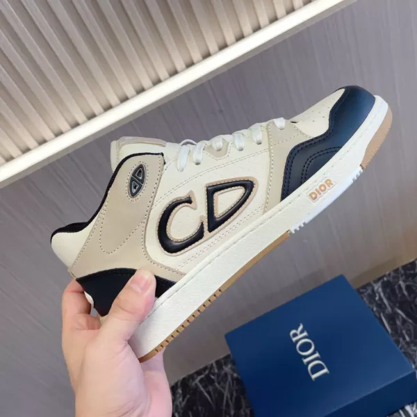 B57 MID-TOP SNEAKER – CD165 - Image 2
