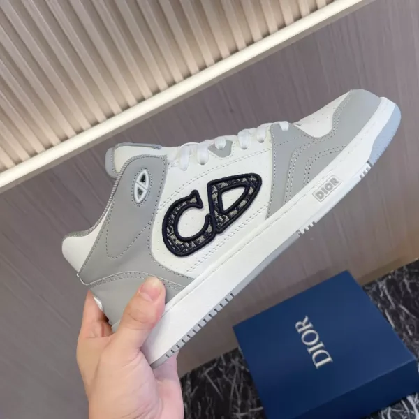 B57 MID-TOP SNEAKER – CD167 - Image 2