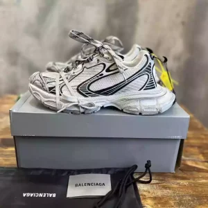 BALENCIAGA 3XL SNEAKER – BB190