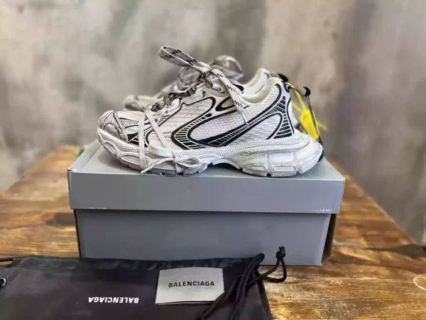 BALENCIAGA 3XL SNEAKER – BB190