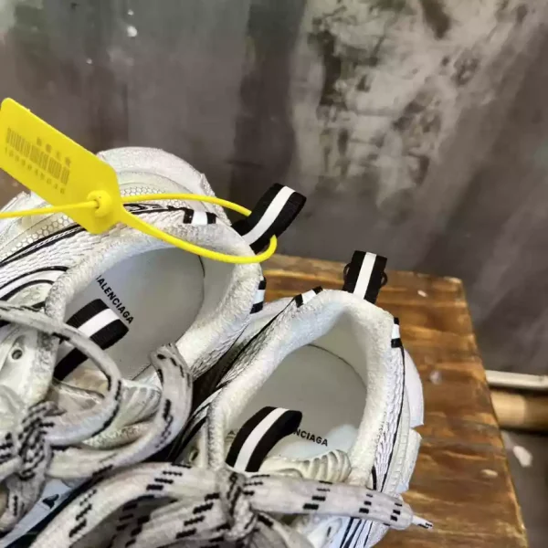 BALENCIAGA 3XL SNEAKER – BB190 - Image 4
