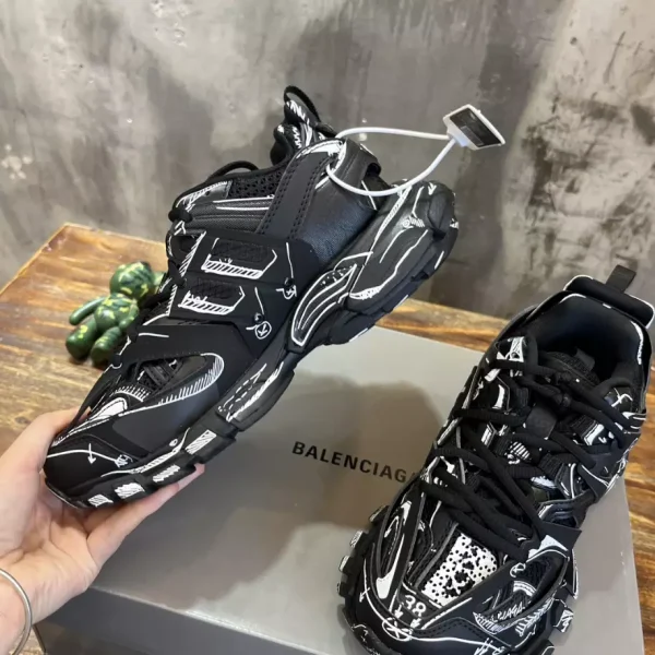 BALENCIAGA GRAFFITI TRACK SNEAKERS – BB192 - Image 6