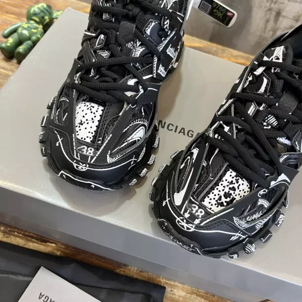 BALENCIAGA GRAFFITI TRACK SNEAKERS – BB192 - Image 3