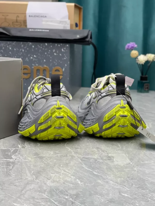 BALENCIAGA MEN’S 10XL SNEAKER – BB212 - Image 6