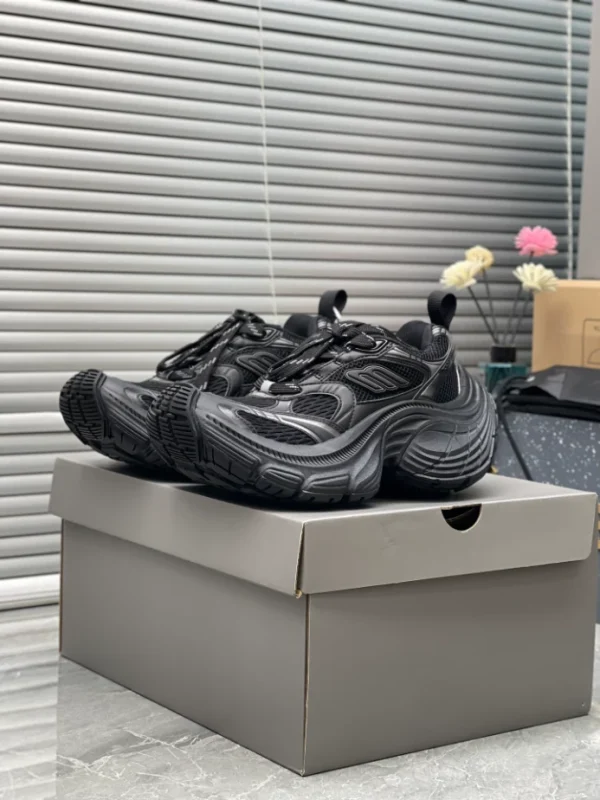 BALENCIAGA MEN’S 10XL SNEAKER IN BLACK – BB210 - Image 4