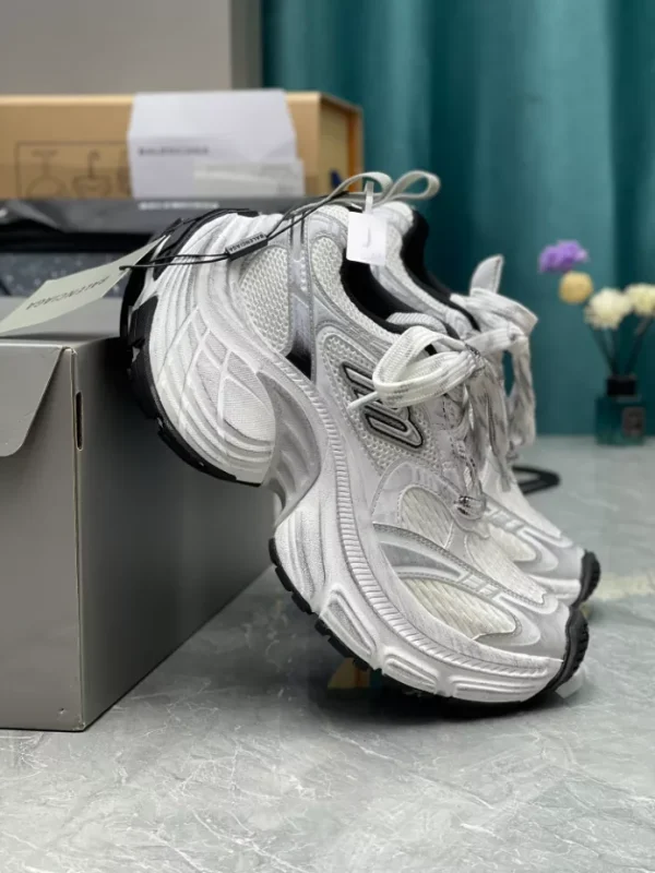 BALENCIAGA MEN’S 10XL SNEAKER IN WHITE – BB211 - Image 7