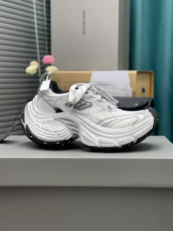 BALENCIAGA MEN’S 10XL SNEAKER IN WHITE – BB211 - Image 2