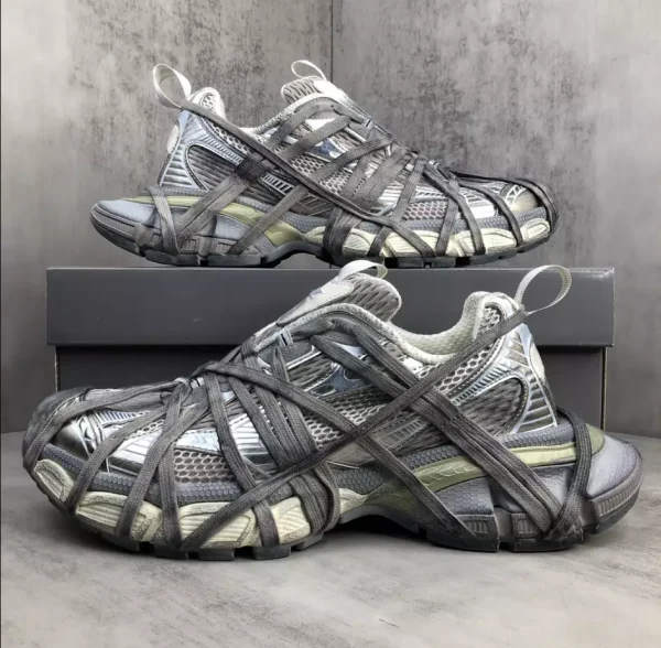 BALENCIAGA MEN’S 3XL EXTREME LACE SNEAKER – BB214 - Image 3