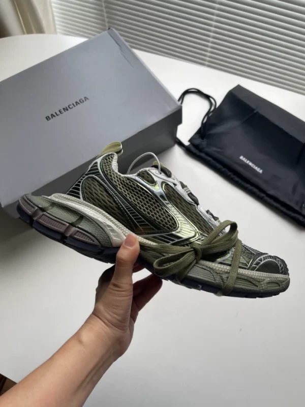 BALENCIAGA MEN’S 3XL SNEAKER – BB215 - Image 3