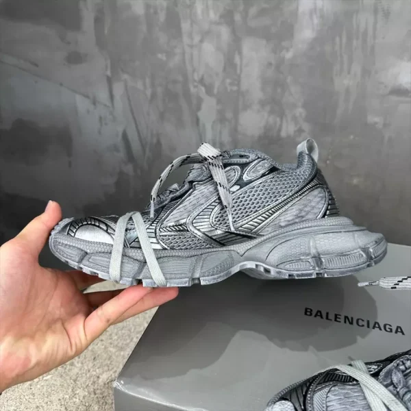 BALENCIAGA MEN’S 3XL SNEAKER IN GREY – BB152 - Image 3
